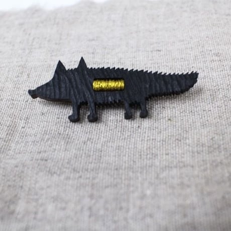 動物ブローチ「オオカミ」