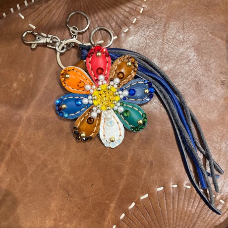 iggy nyc 粘り強く flower keychain