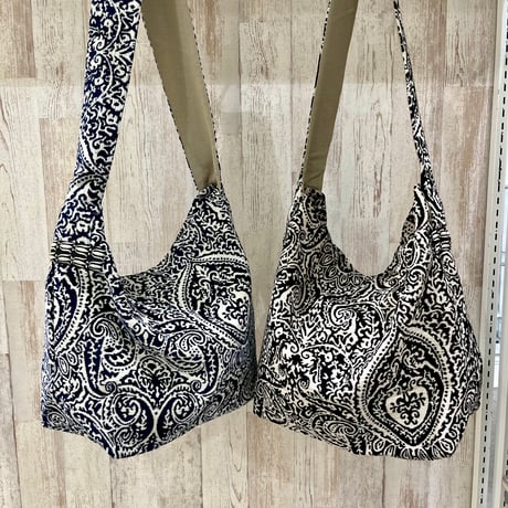 BINDU 馬柄 ショルダーバッグ BINDU 馬柄 ショルダーバッグ