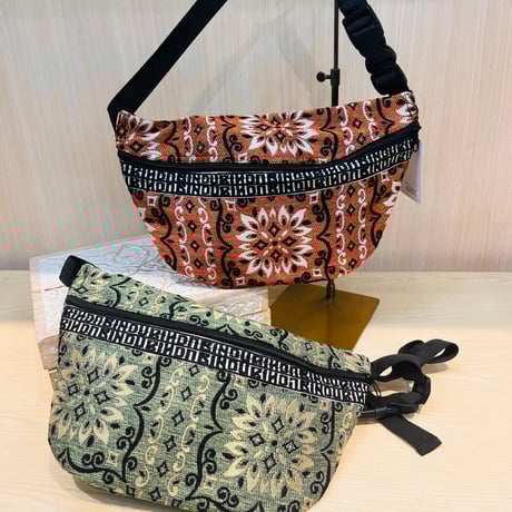 BINDU 馬柄 ショルダーバッグ BINDU 馬柄 ショルダーバッグ