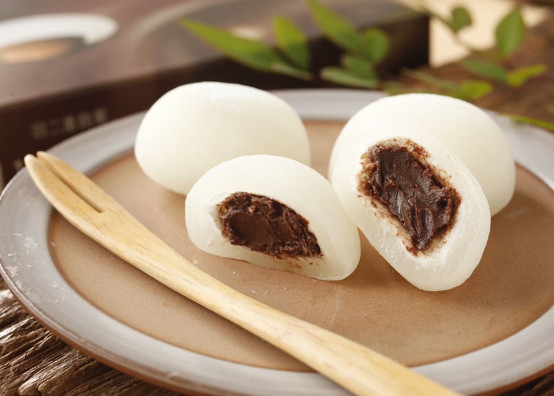 チョコレート入り羽二重餅（12個入り） | 羽二重餅の古里【マエダセイカ】