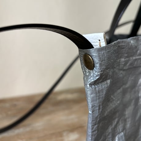 散歩バッグzip &ショルダー　グレービニールx革丸(黒)