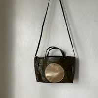散歩バッグzip &ショルダー　グリーンビニールx革丸(シャンパンゴールド)