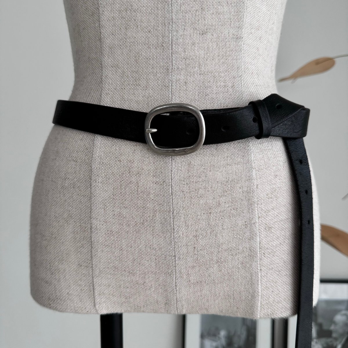 新品ARGUE LONG LETHER BELTベルト beige（nume） ARGUE - 新品ARGUE LONG LETHER BELTベルト beige（nume）の通販