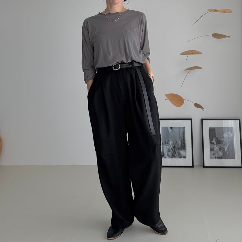 WOOL WIDE TUCK PANTS/BLACK | ARGUE