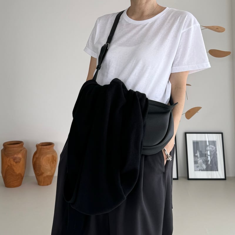 WOOL WIDE TUCK PANTS/BLACK | ARGUE