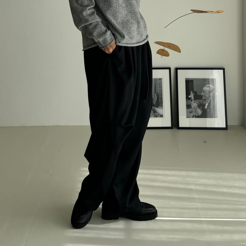 WOOL WIDE TUCK PANTS/BLACK | ARGUE