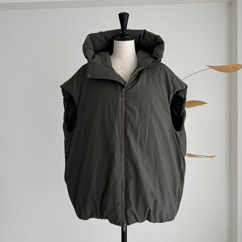 argue◆ argue cocoon coat vest/black argue COCOON COAT VEST/BLACK argue Cocoon Coat Vest