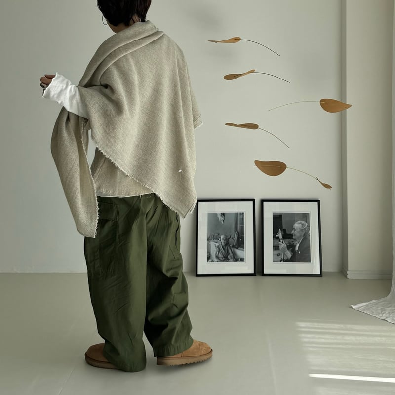 argue SQUARE WOOL GAUZE STOLE/BEIGE
