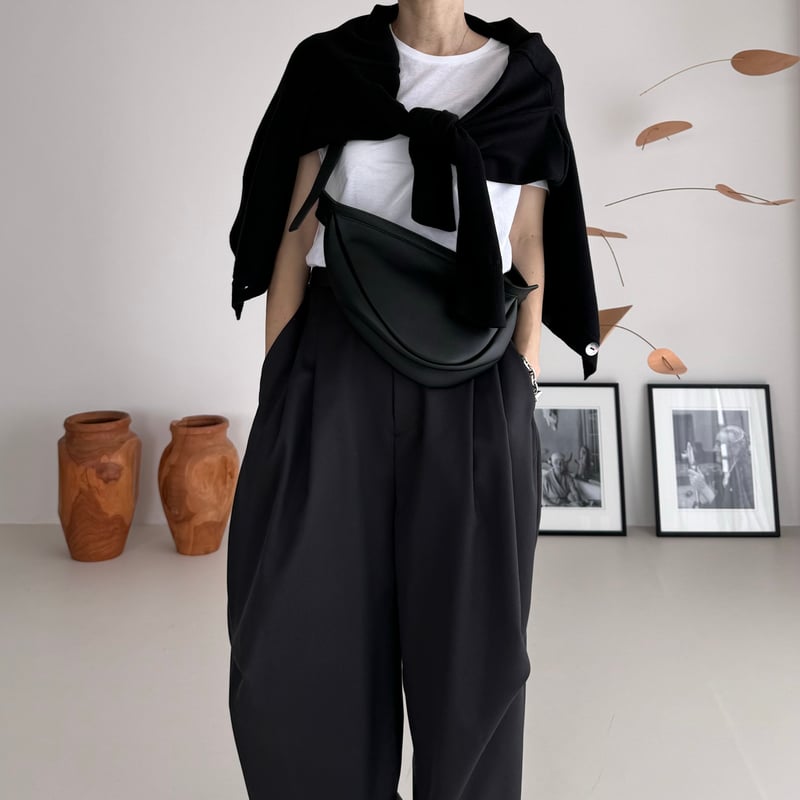 WOOL WIDE TUCK PANTS/BLACK | ARGUE WOOL WIDE TUCK PANTS/BLACK | ARGUE