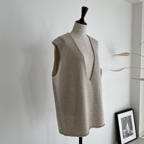 MERINO WOOL VAREUSE VEST/BEIGE