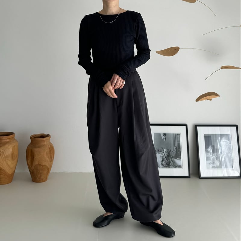 WOOL WIDE TUCK PANTS/CHACOAL BROWN | ARGUE