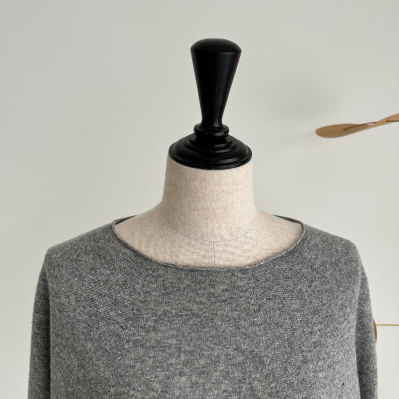 SUPER EXTRA FINE LAMB'S WOOL T-SHIRT HOLE KNIT/ SUPER EXTRA FINE LAMB'S WOOL T-SHIRT HOLE KNIT/