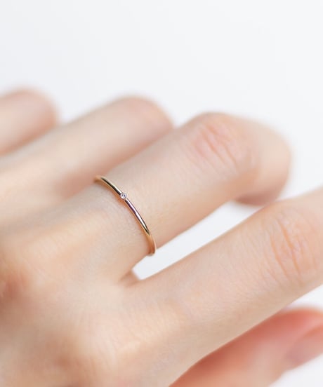 DOT Diamond solitaire ring