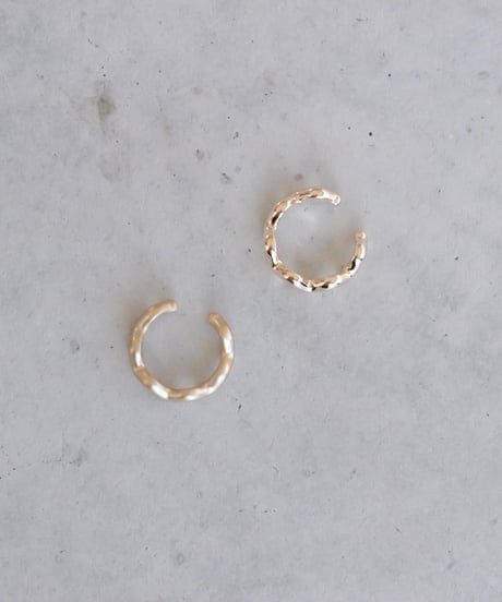 UNE ear cuff
