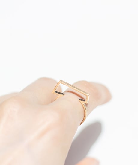 OUTLINE trapezoid ring -K14-
