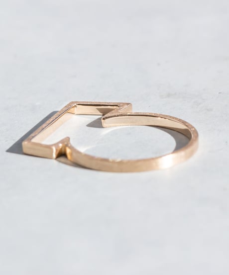 OUTLINE trapezoid ring -K14-