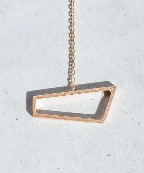 OUTLINE trapezoid pierce L -K14-