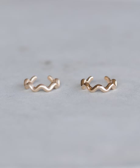 UNE ear cuff