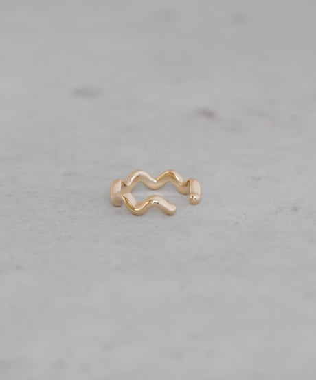 UNE ear cuff