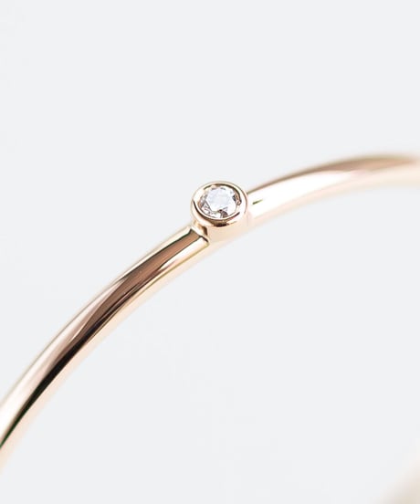 DOT Diamond solitaire ring