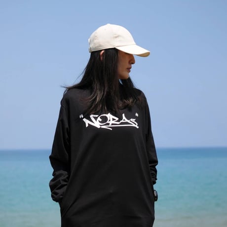 NORAs　ロンT-SHIRTS        BECAUSE IT`S THERE.　　BLK