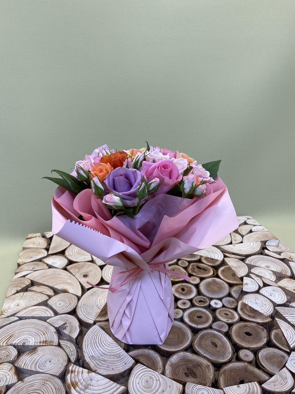 FENDI/コンパクト 折り財布》8M0395 ピンク 箱 冊子 袋 Aランク