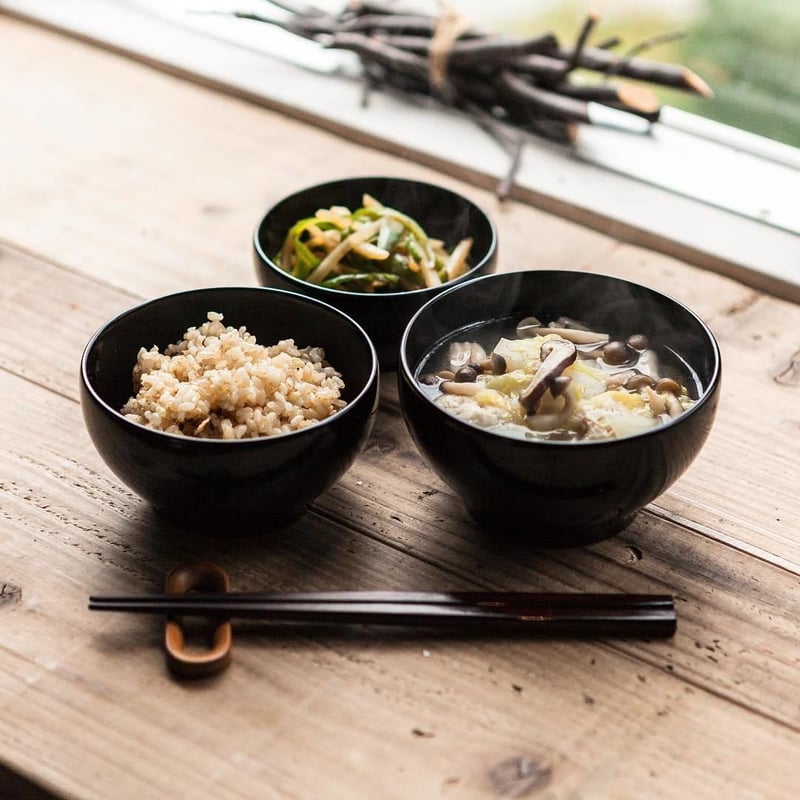 めぐる・日月の拭き漆 黒 大 めぐる・日月の拭き漆 黒 大 人気の日月・拭き漆に、新