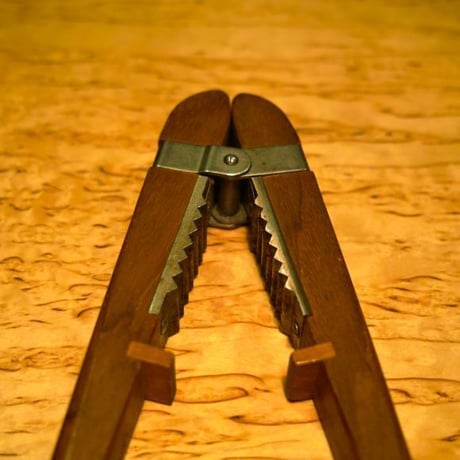 SOWE Nut Cracker