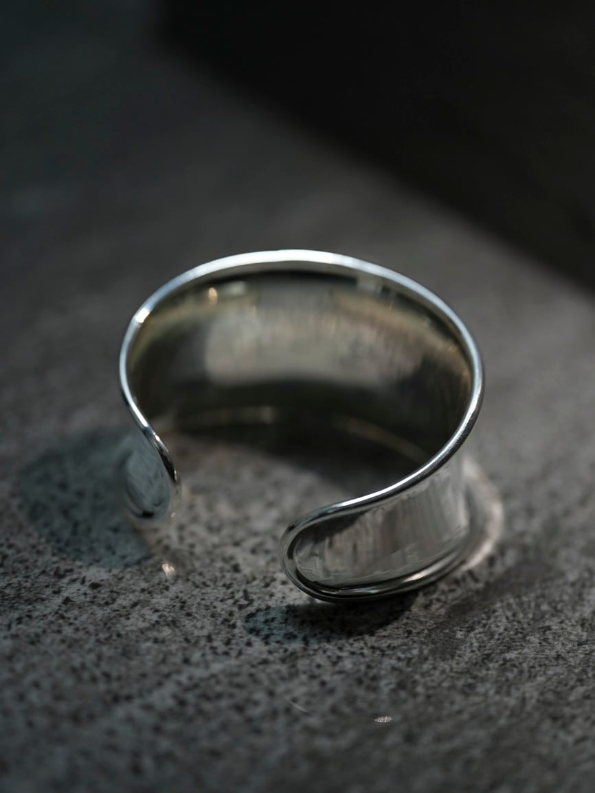OX JEWELRY High-End SILVER CURVE BANGLE | MB -t OX JEWELRY High-End SILVER CURVE BANGLE | MB -t