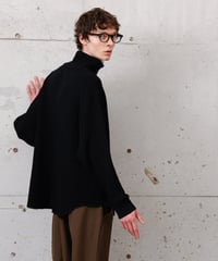 MB ULTIMATE FABRIC High Twist Extra Fine Merino Wool ワッフルタートルネック by UMEDA NIIGATA