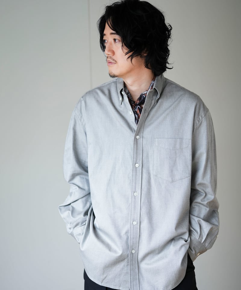 Undefeated X-LARGE グレー ボタン付きシャツ Undefeated X-LARGE グレー ボタン付きシャツ Undefeated X