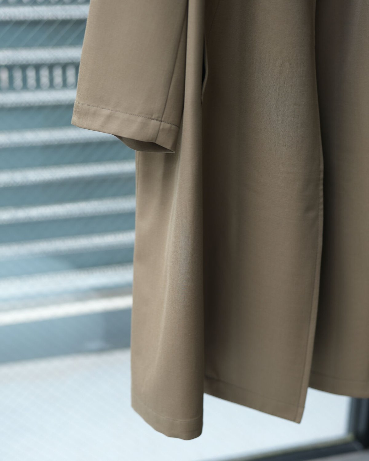 美品 MBハイエンド尾州ウールタイロッケンコート ベージュ S 21-7-14.MrMB_.1001-460x690.jpg