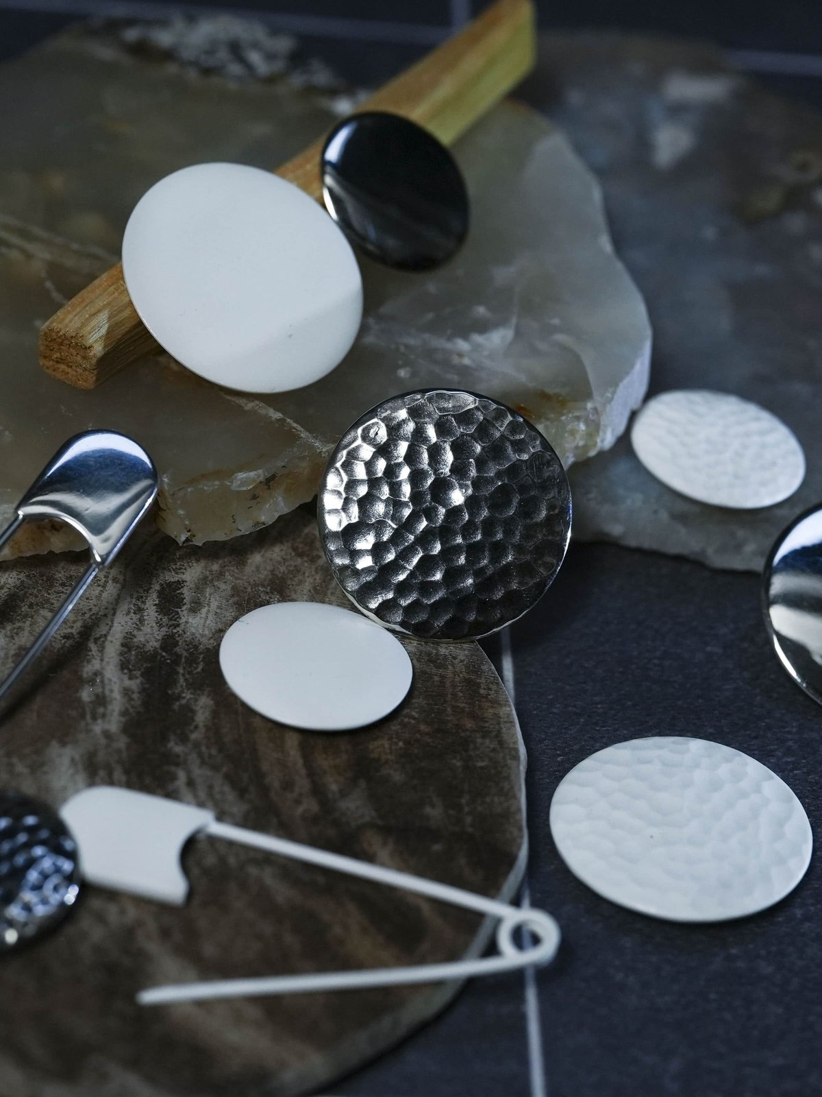 アクセサリー MB OX JEWELRy Silver Safety Pin Charm OX JEWELRy Silver Safety Pin Charm | MB -there