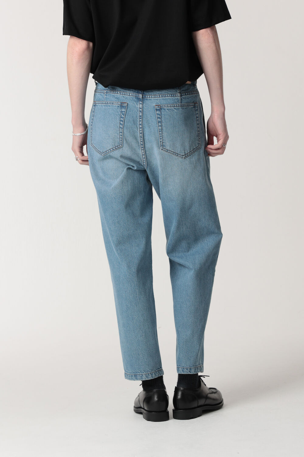 MB OKAYAMA DENIM ハイエンドヴィンテージテーパードパンツ by SHOWA |...