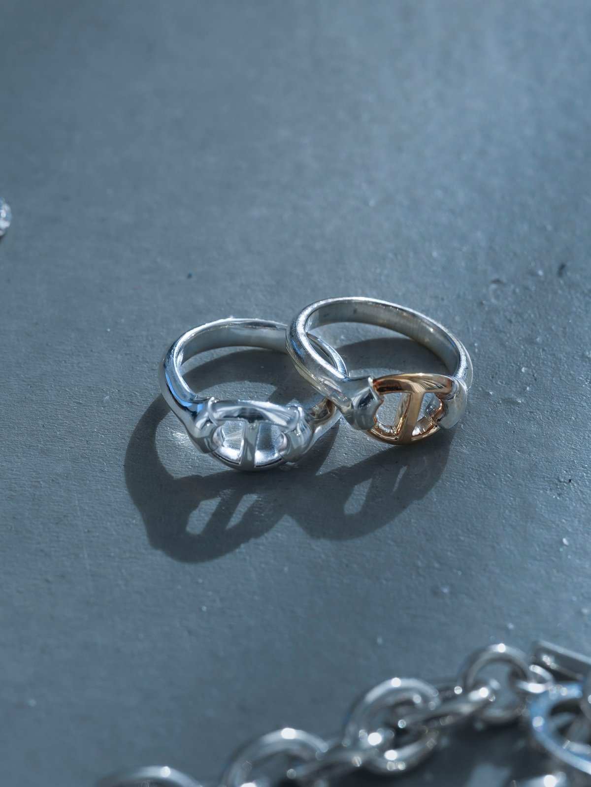 OX JEWELRy Classic Center Anchor Chain Ring | M
