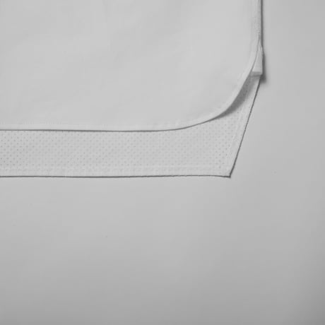 FINX COTTON NO COLLAR SHORTS SLEEVE  BACK SIDE DOTS