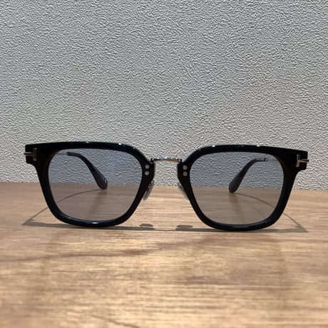 TOM FORD トム・フォード　TF1394-D 05A