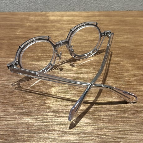 Less than human レスザンヒューマン  HNL 810