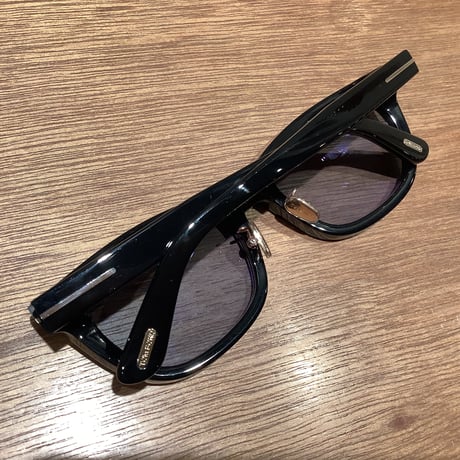TOM FORD トム・フォード　TF1393-D 01A