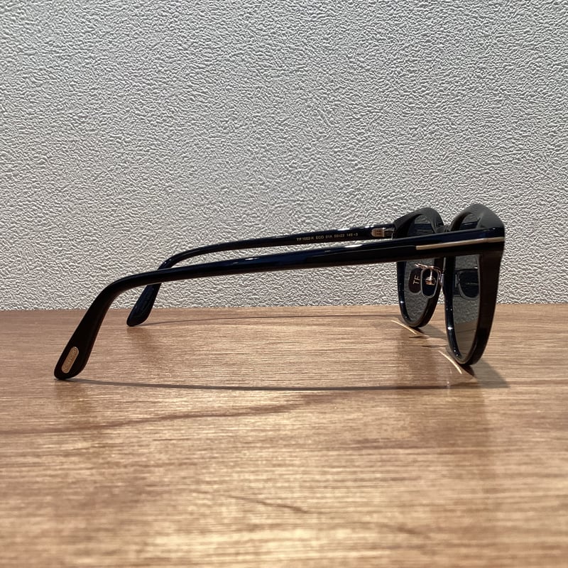 美品 現行品 付属品完備 TOM FORD TF1051-K ECO 01A 黒 TOM FORD サングラス TF1051-K ECO 01A ウェリントン メンズ