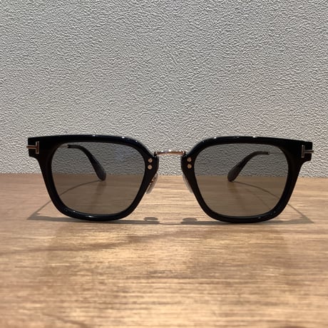 TOM FORD トム・フォード　TF1394-D 01A
