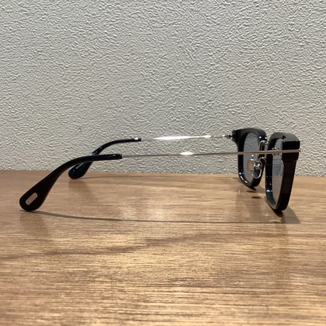 TOM FORD トム・フォード　TF1394-D 05A