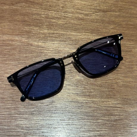 TOM FORD トム・フォード　TF1042-D  01V