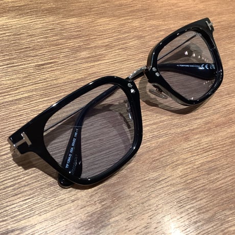 TOM FORD トム・フォード　TF1394-D 05A