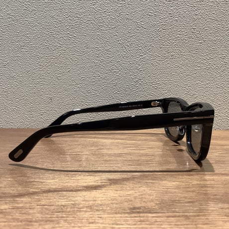TOM FORD トム・フォード　TF1393-D-N 05A