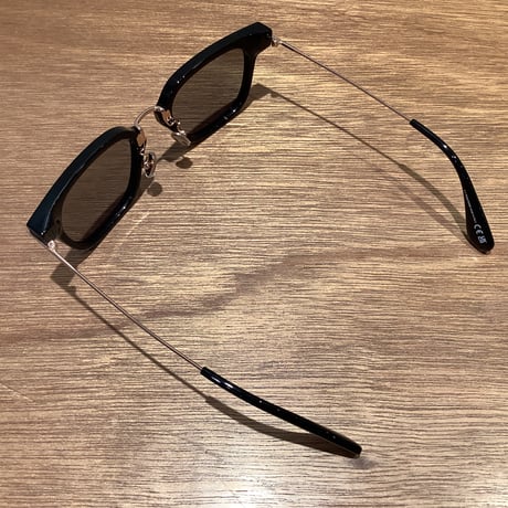 TOM FORD トム・フォード　TF1394-D 01A