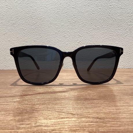 トムフォードサングラス。登坂広臣 半透明ブラウン 値下げ中 易い 