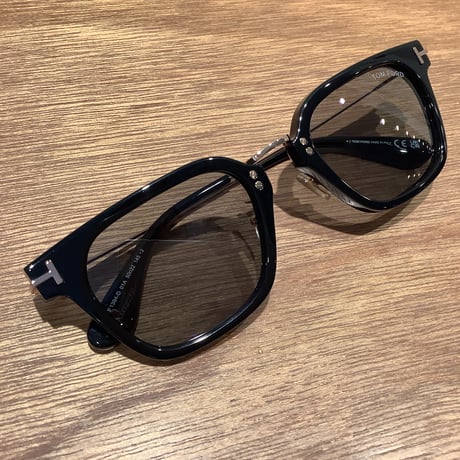 TOM FORD トム・フォード　TF1394-D 01A