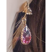 ハンドメイド ゴールド猫モチーフ・ガラスのしずくピアス